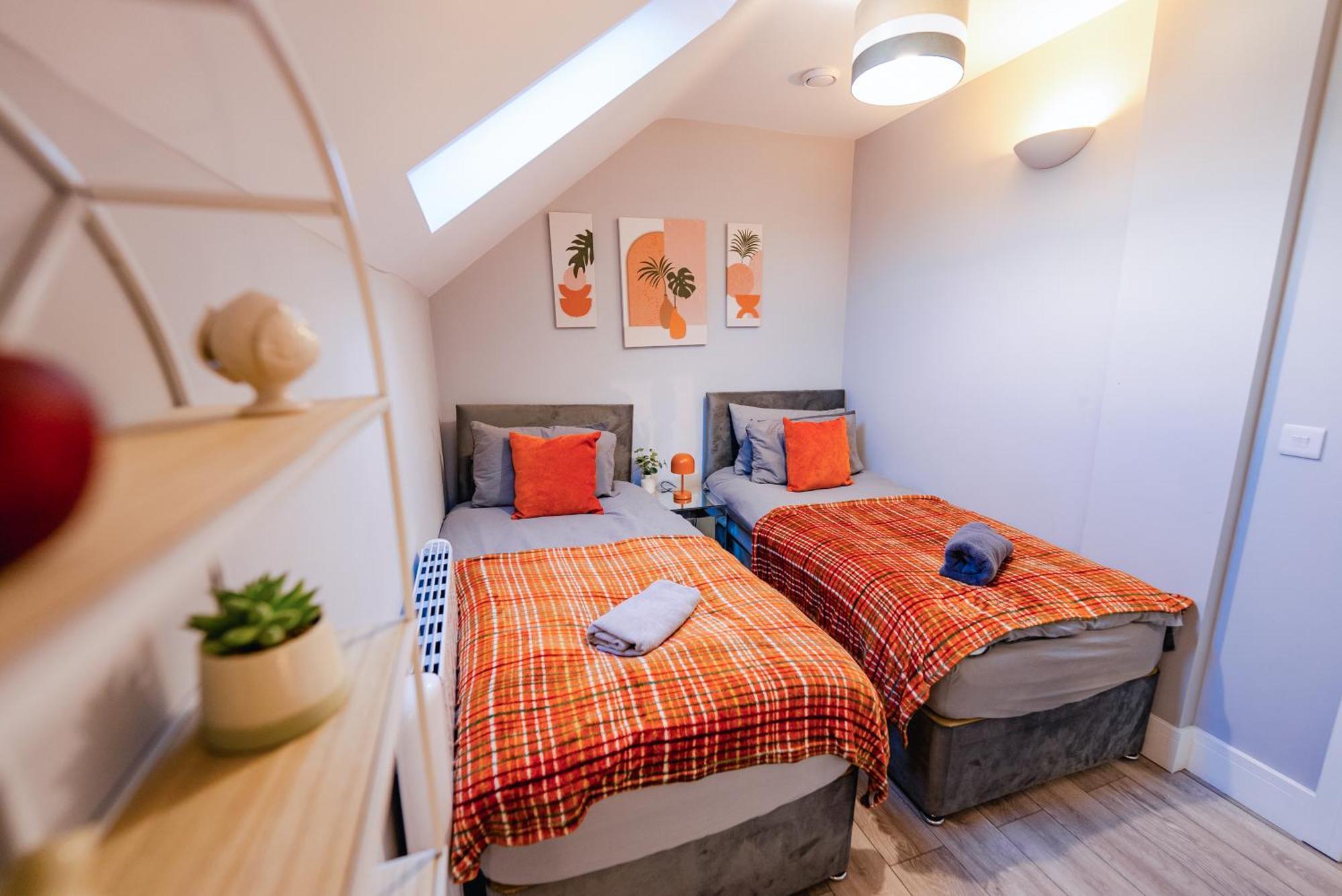 Luxury Spacious 2-bed & High Ceiling Apartment Cardiff